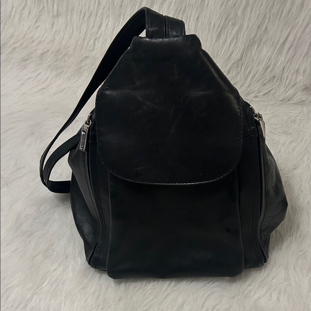 Elegant Visconti Women's Black Leather Backpack